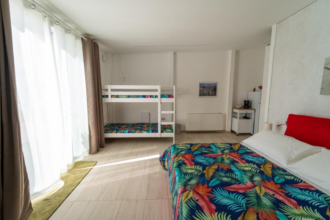 Nni Mia Hotel Modica Bagian luar foto