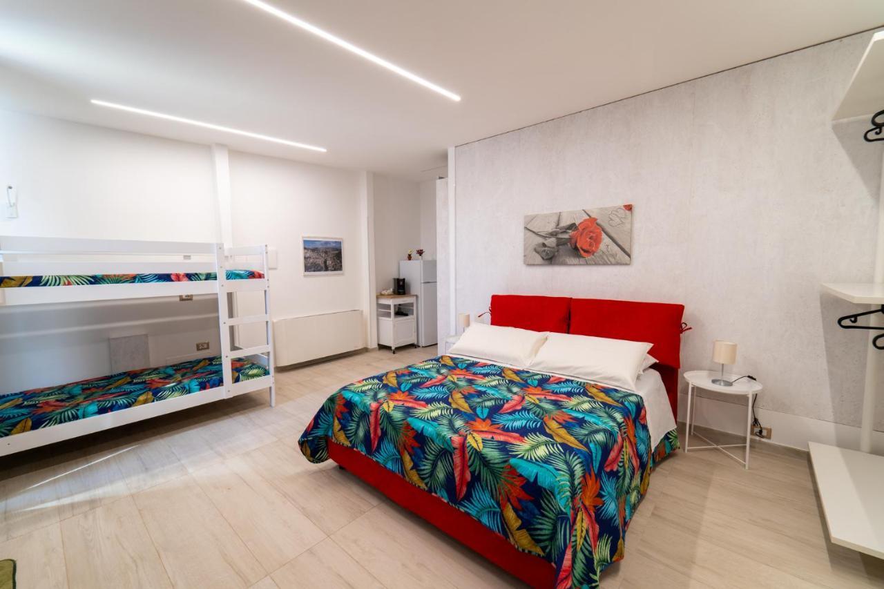 Nni Mia Hotel Modica Bagian luar foto