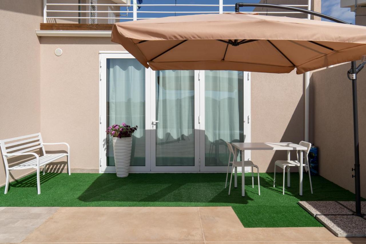 Nni Mia Hotel Modica Bagian luar foto